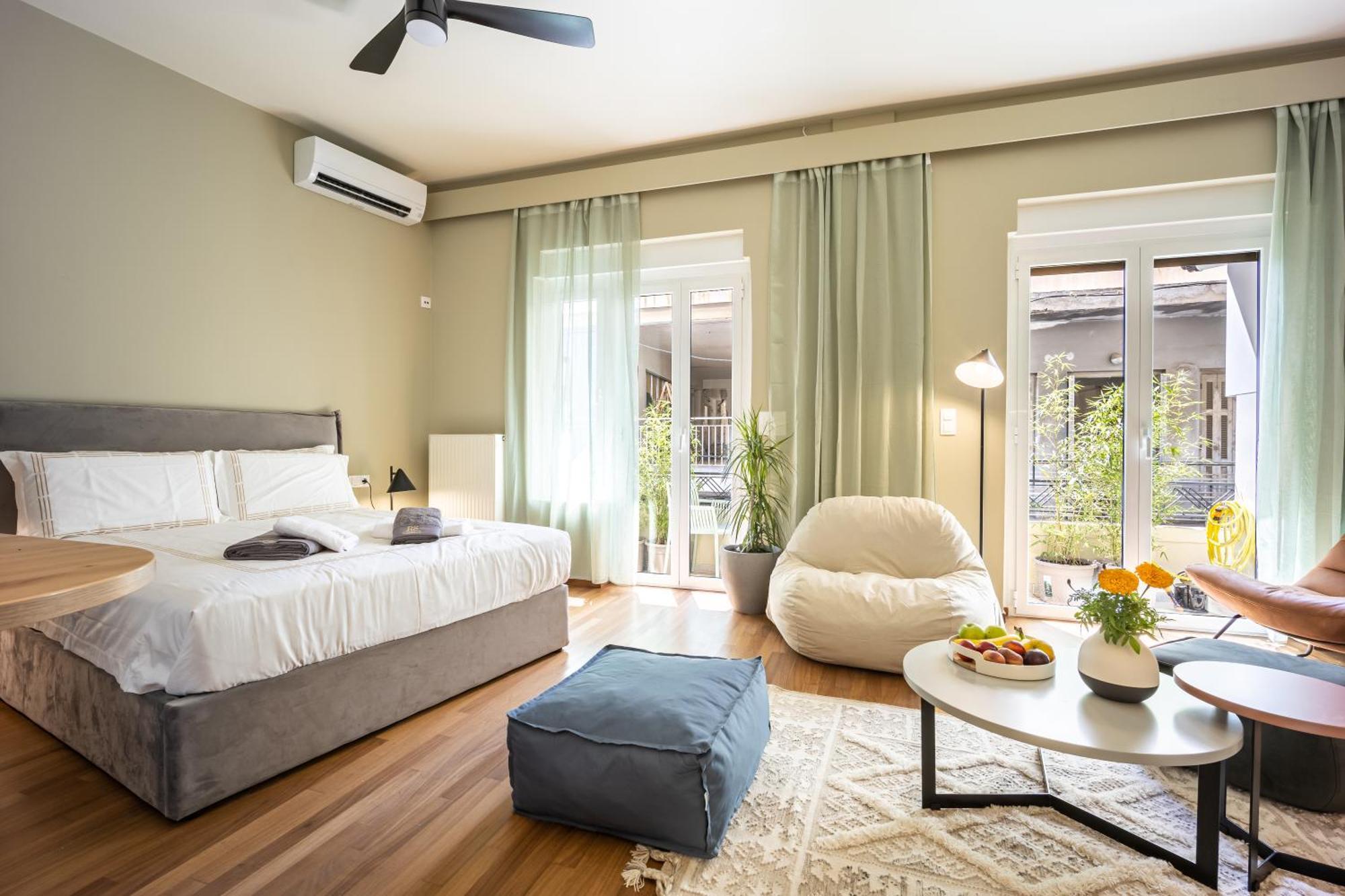 Oasis Athens - Boutique Suites Exterior photo